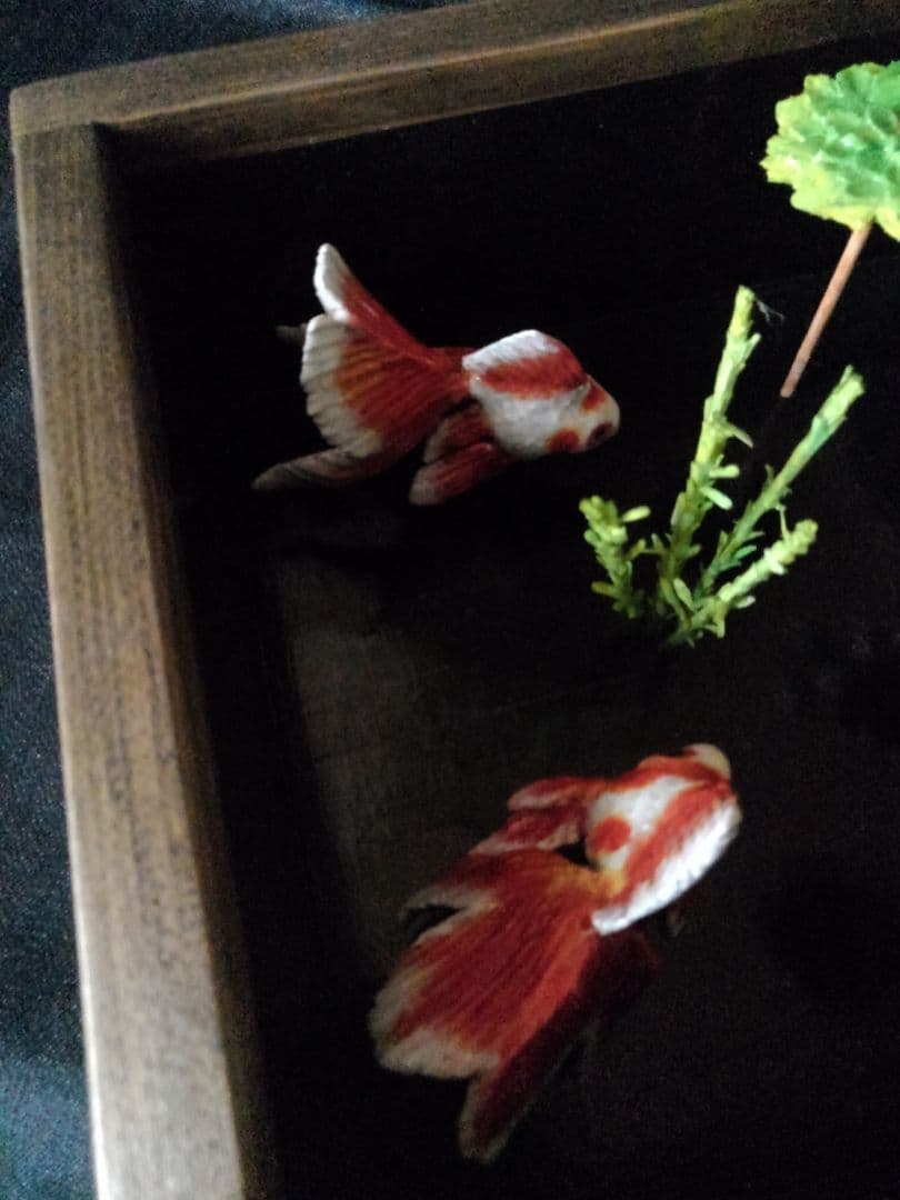 木彫りの金魚