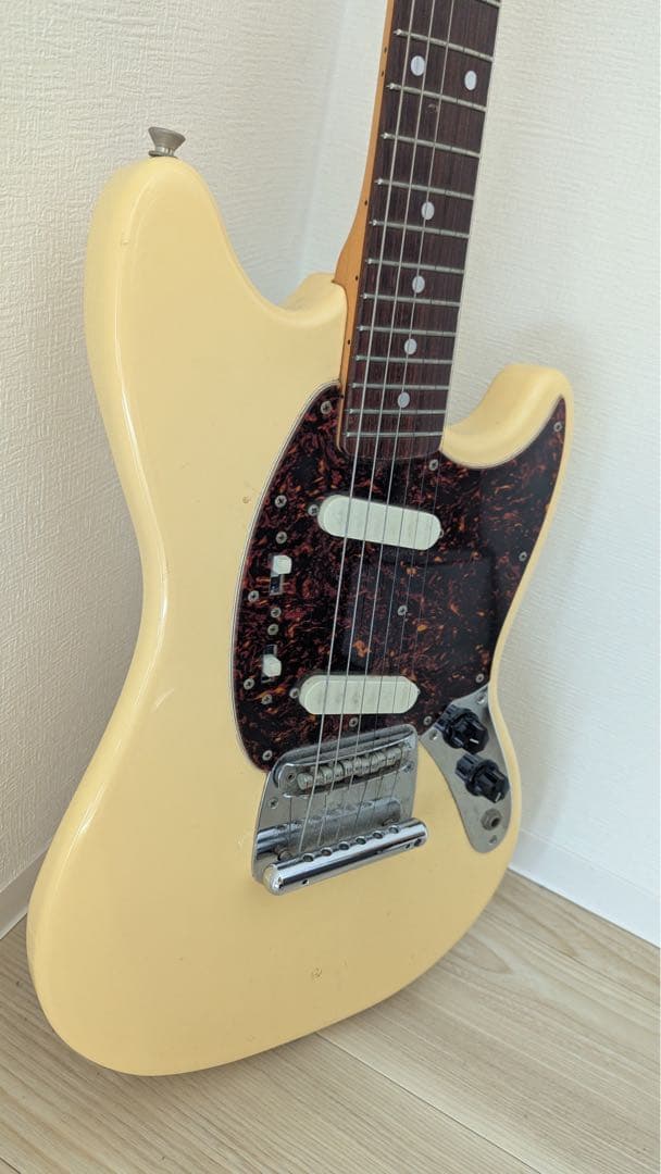 Fender Japan ムスタングタイプ 黄系 【日本製・演奏性◎】　レア