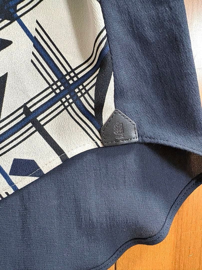 新品訳あり　モラビトブラン　カタログ掲載ロゴプリントブラウス¥63,800