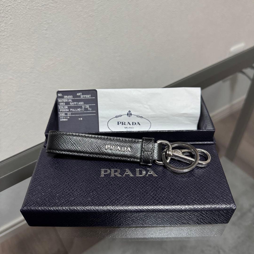 PRADA プラダ キーリング キーホルダー サフィアーノ レザー 三角ロゴ