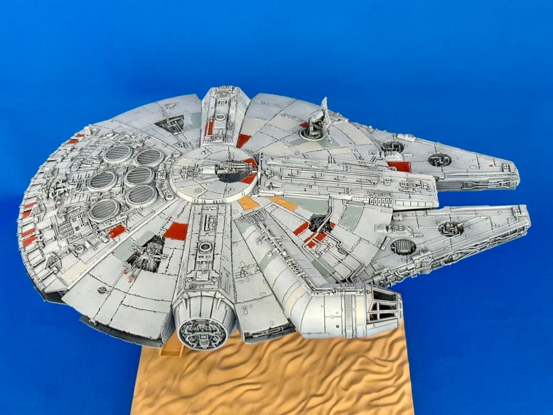バンダイ スターウォーズ1/144 ミレニアム・ファルコン フォースの覚醒完成品