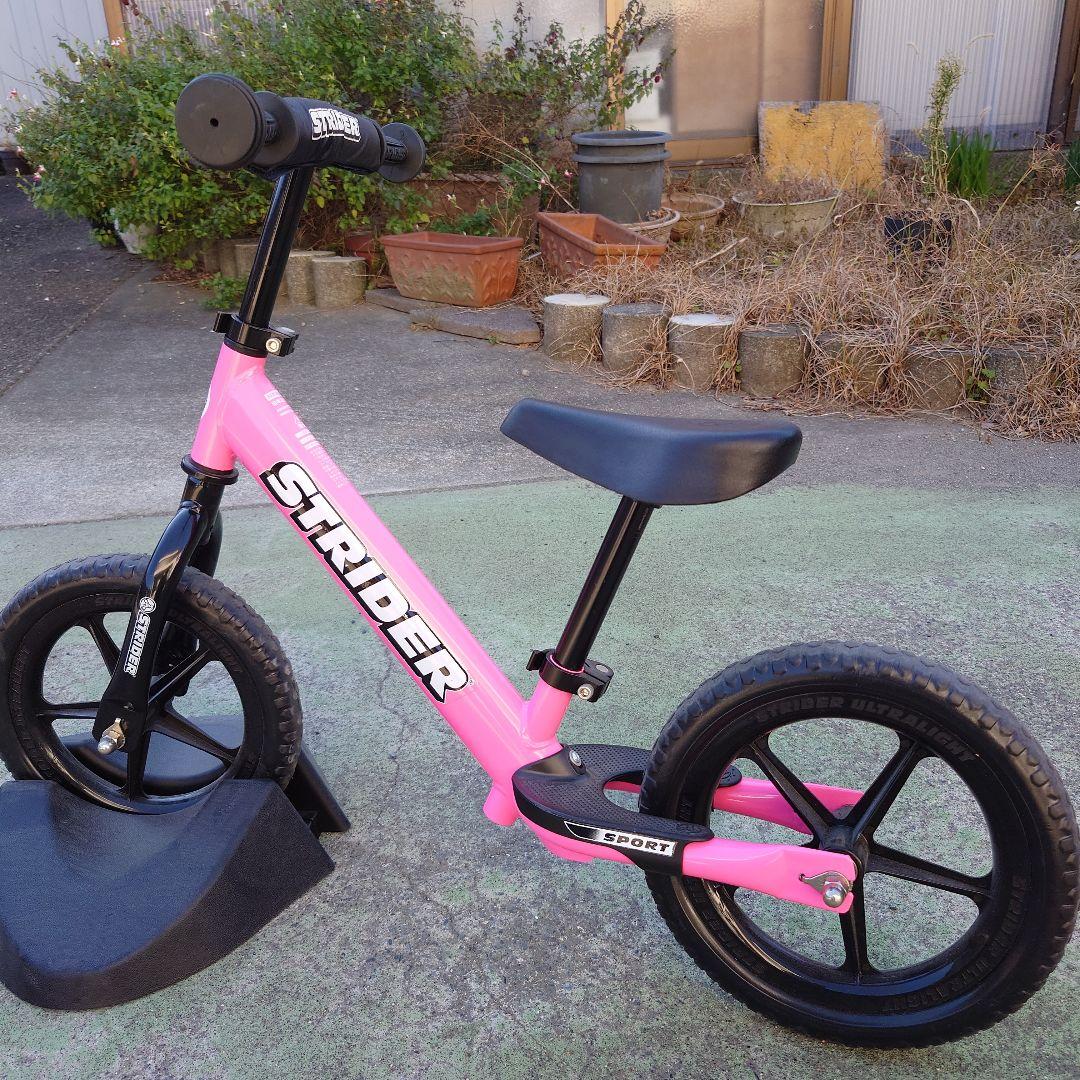 STRIDER スポーツ 12インチ ピンク　スタンド付き