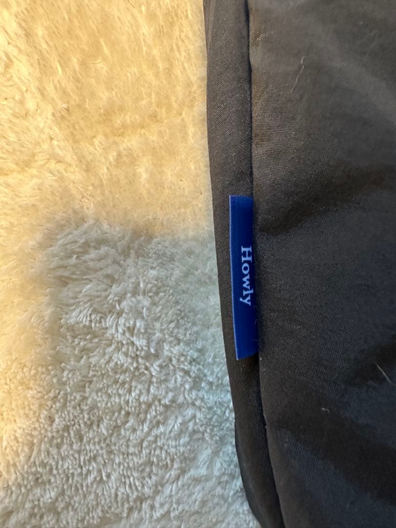 お出かけ・お散歩用品 HOWLY PUFF SLING BAG