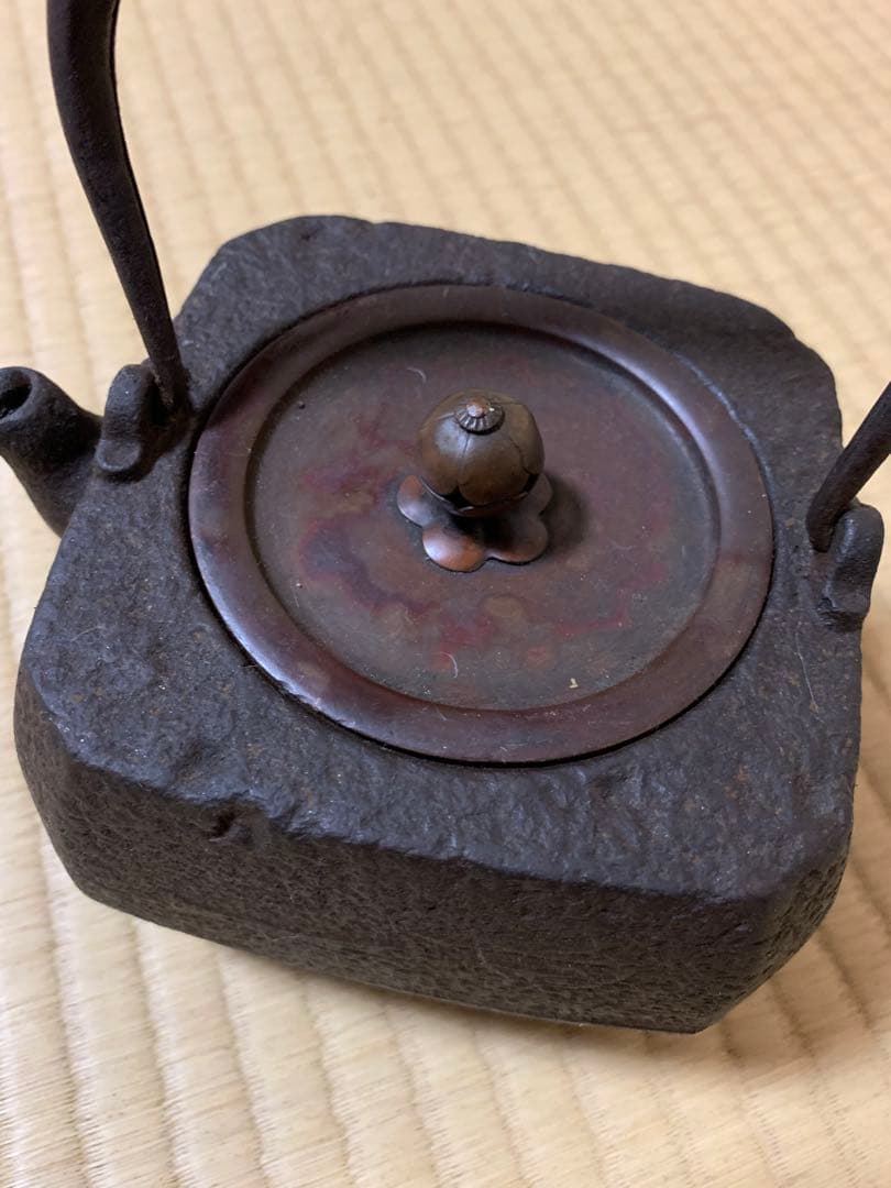 骨董　古い鉄瓶　豆鉄瓶？　角型 アンティーク　レトロ　時代　戦前