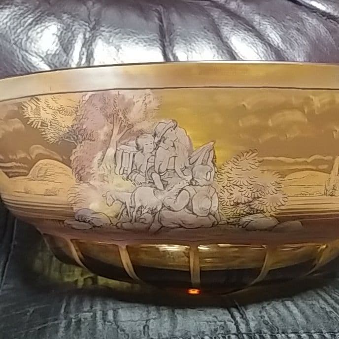 チェコスロバキア製エーゲルマン金彩ベンドローイングの大鉢　アンバーガラス