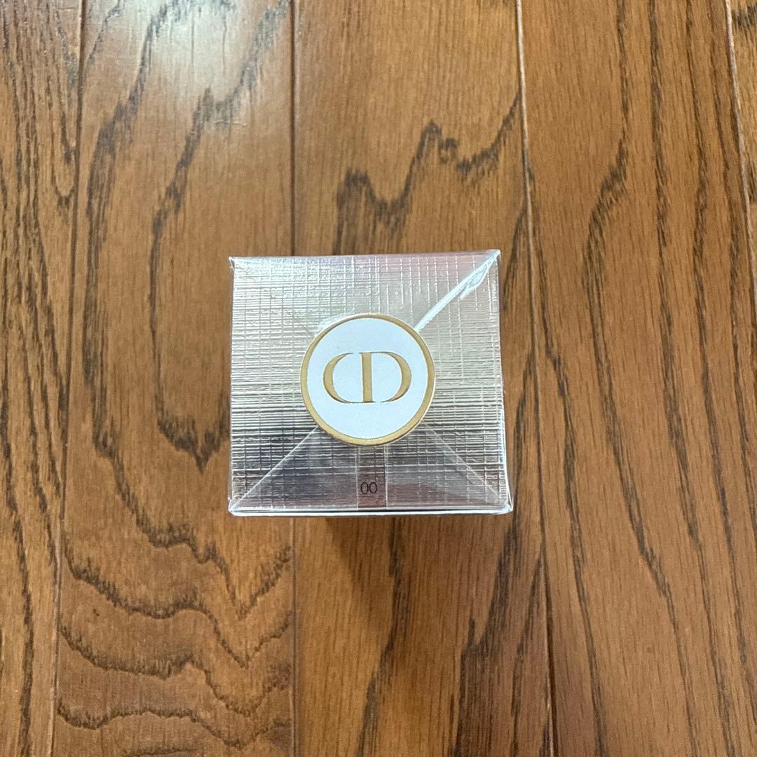 ディオール プレステージ ホワイト ル プロテクター UV ルミエールBB 00