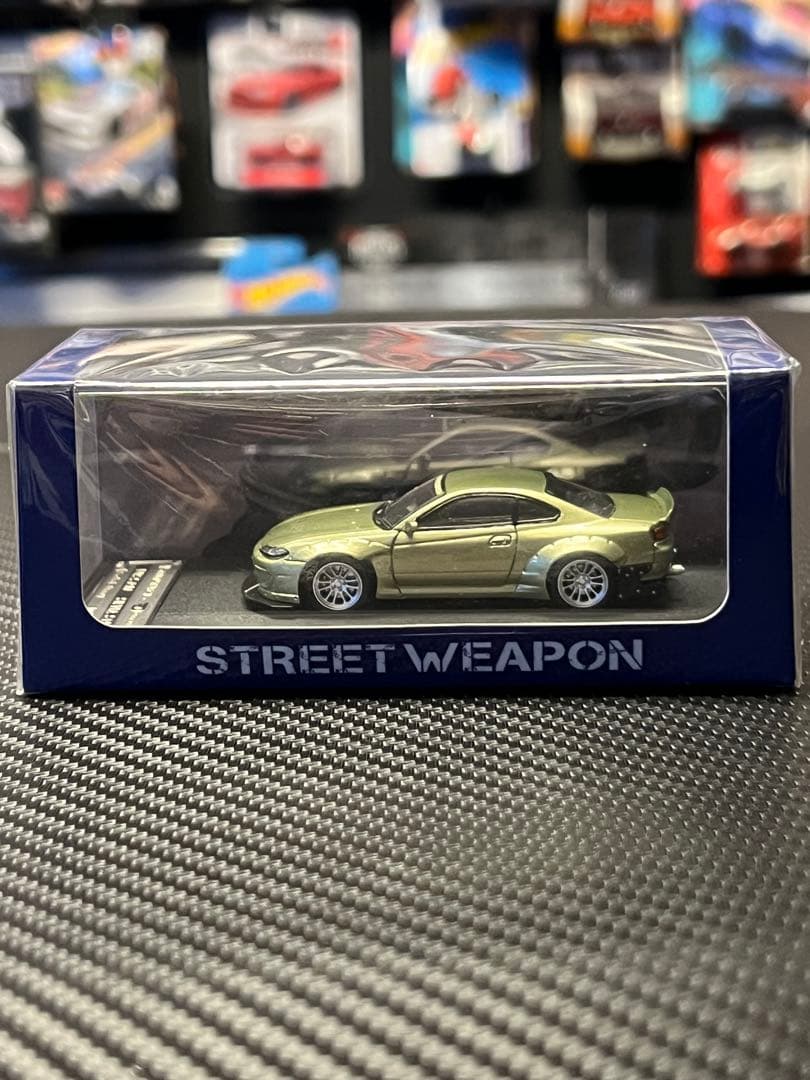 ミニカー STREET WEAPON 1/64 SILVIA S15