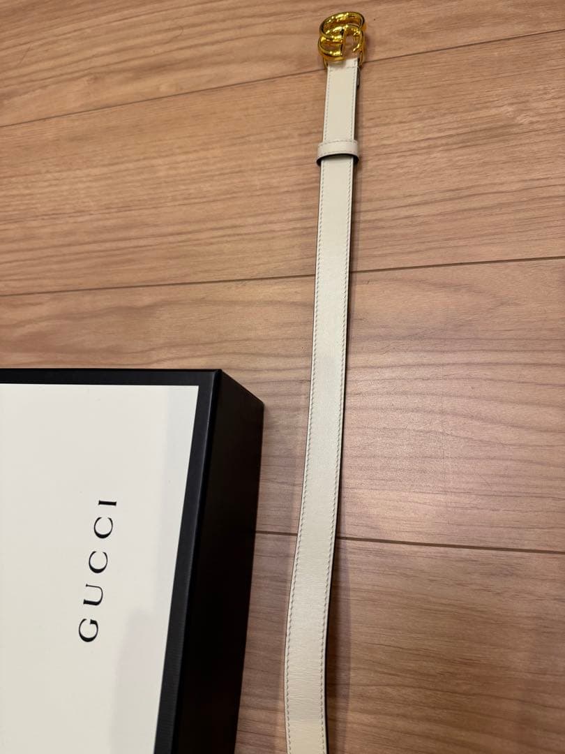 GUCCI ホワイト ベルト ダブルG スリムベルト