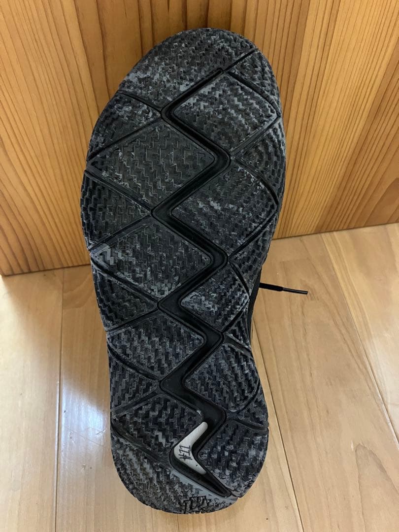 NIKE　KYRIE バスケットシューズ