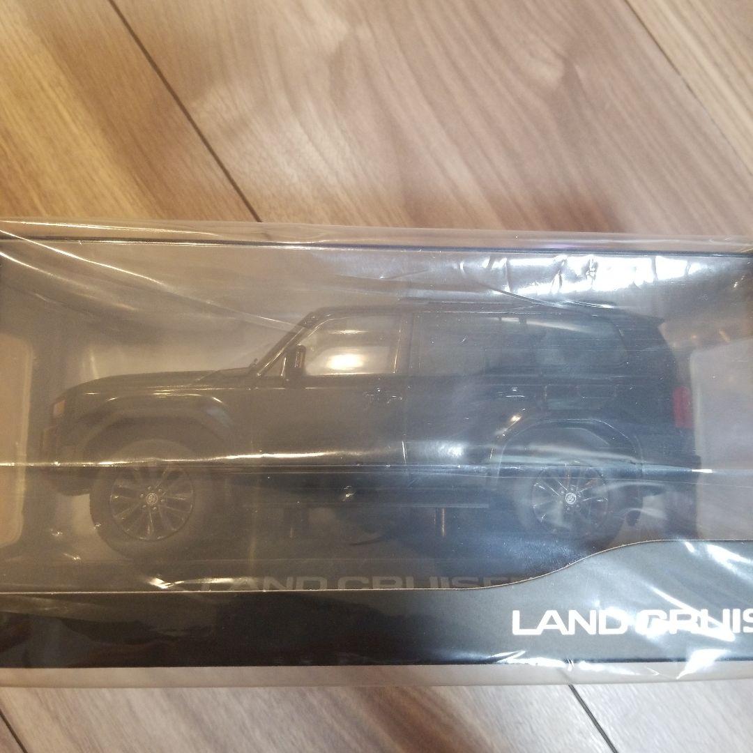 ラウンドクルーザ250　ミニカー　30分の1スケール