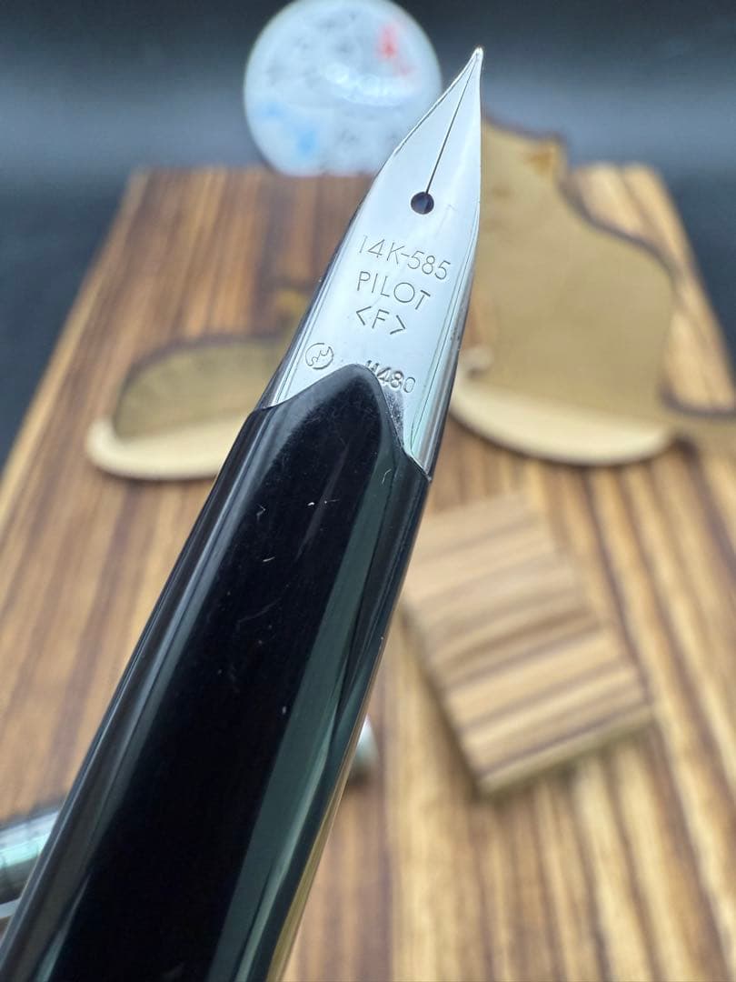 Pilot 万年筆 エリート 蝕刻 ショート 14K F 1980