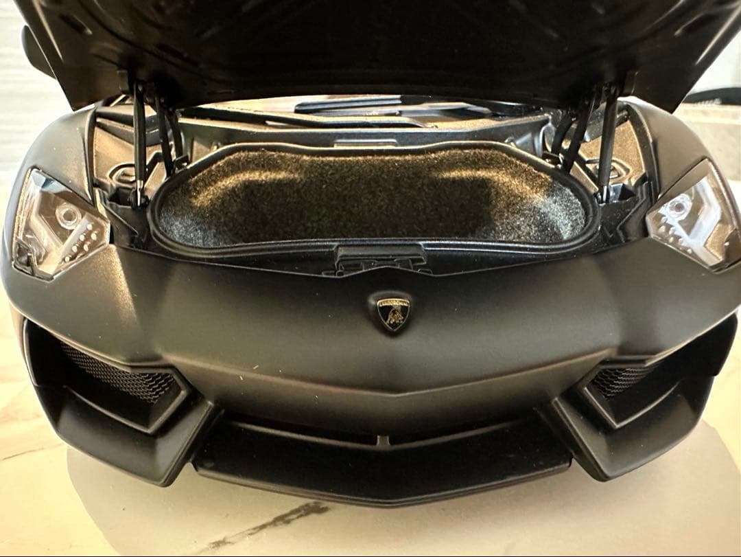 オートアートアベンタドール　LP700-4ランボルギーニ1:18 マットブラック