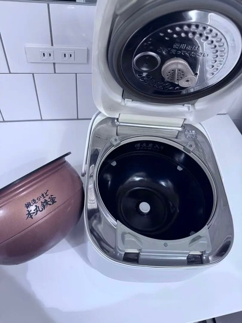 【リサ】東芝　RC-10VXL 真空圧力IHジャー炊飯器、5.5合炊き