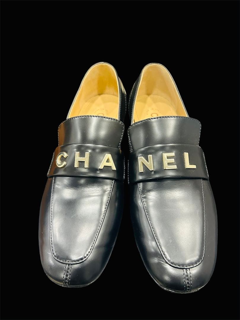 CHANEL ロゴローファー ブラック シャイニーカーフスキン　23㎝