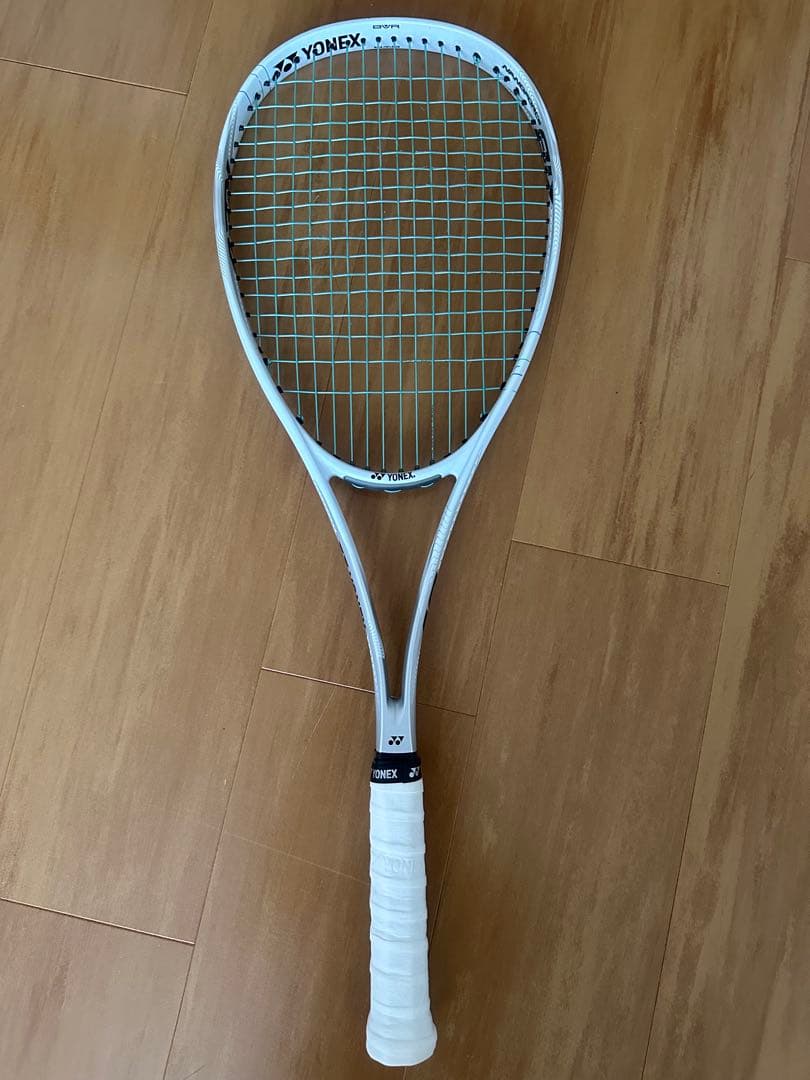 YONEX 軟式テニスラケット/ラケットケースとボールフォルダー付き
