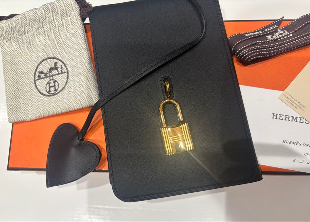 HERMÈS カルネシークレット　ノートカバー
