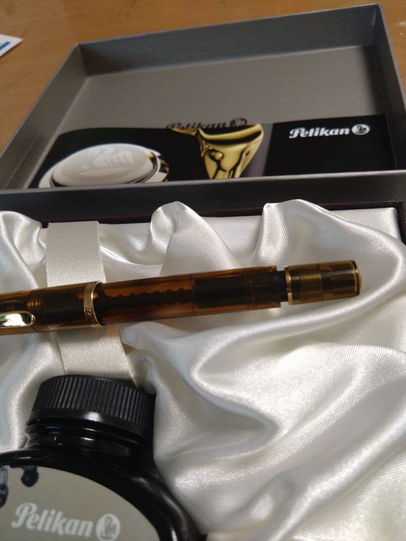 Pelikan 万年筆 M200コニャック　『Ｆ』インク瓶付き