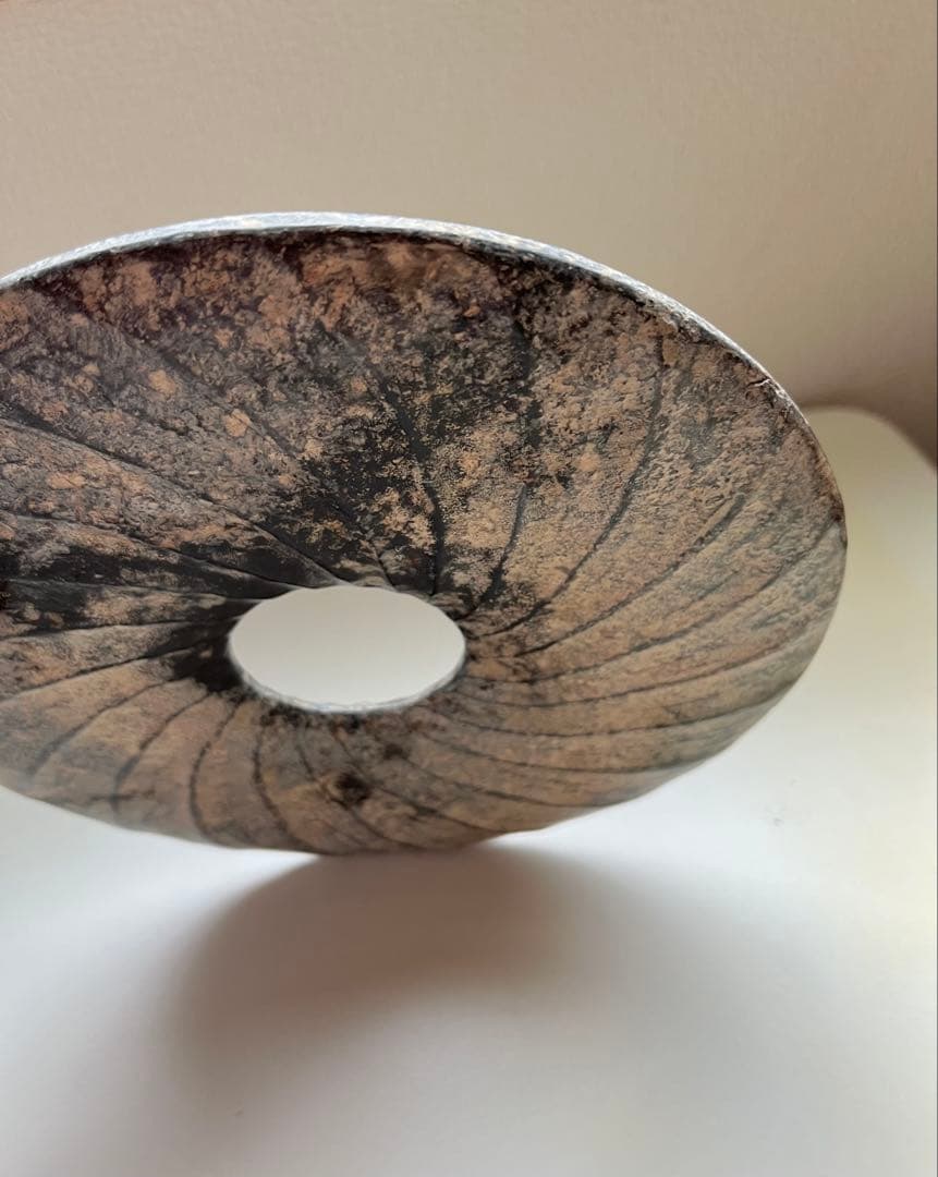 円盤型　焼き物　アート　オブジェ