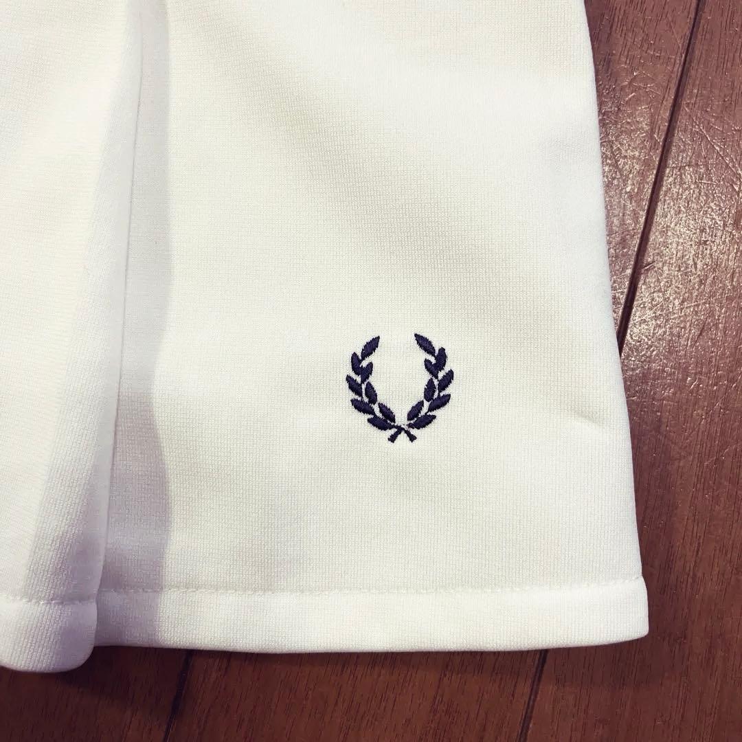 Fred Perry プリーツスカート ホワイト