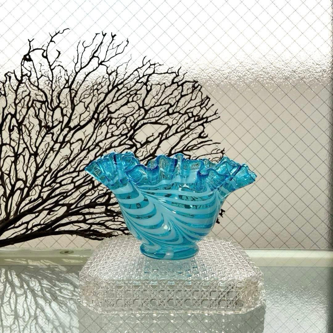 骨董　時代ガラス　希少　電笠フリル　掻き揚げ紋　　水色ガラス　菓子鉢　ウラン１客