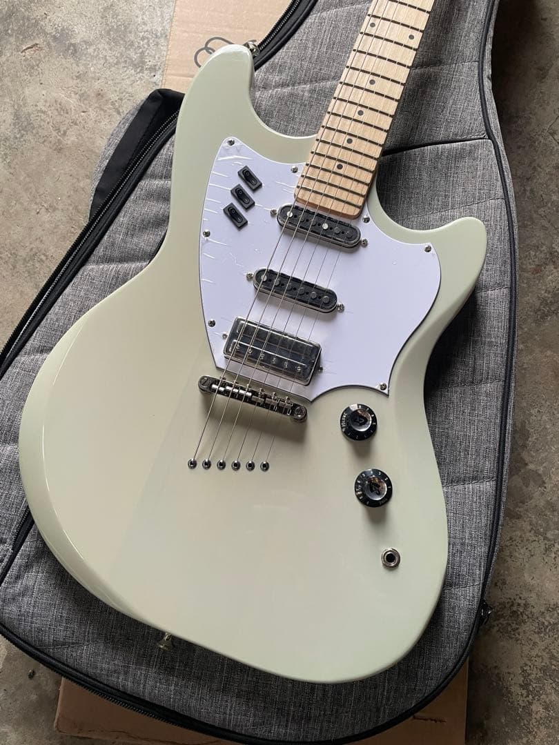 GUILD Surfliner White Sage サーフライナー　試奏のみ