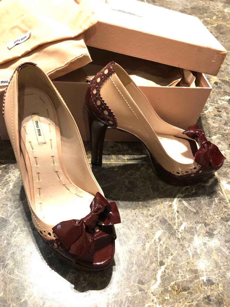 【最終大安売り！】miumiu ☆ エナメル サンダル 21.5cm