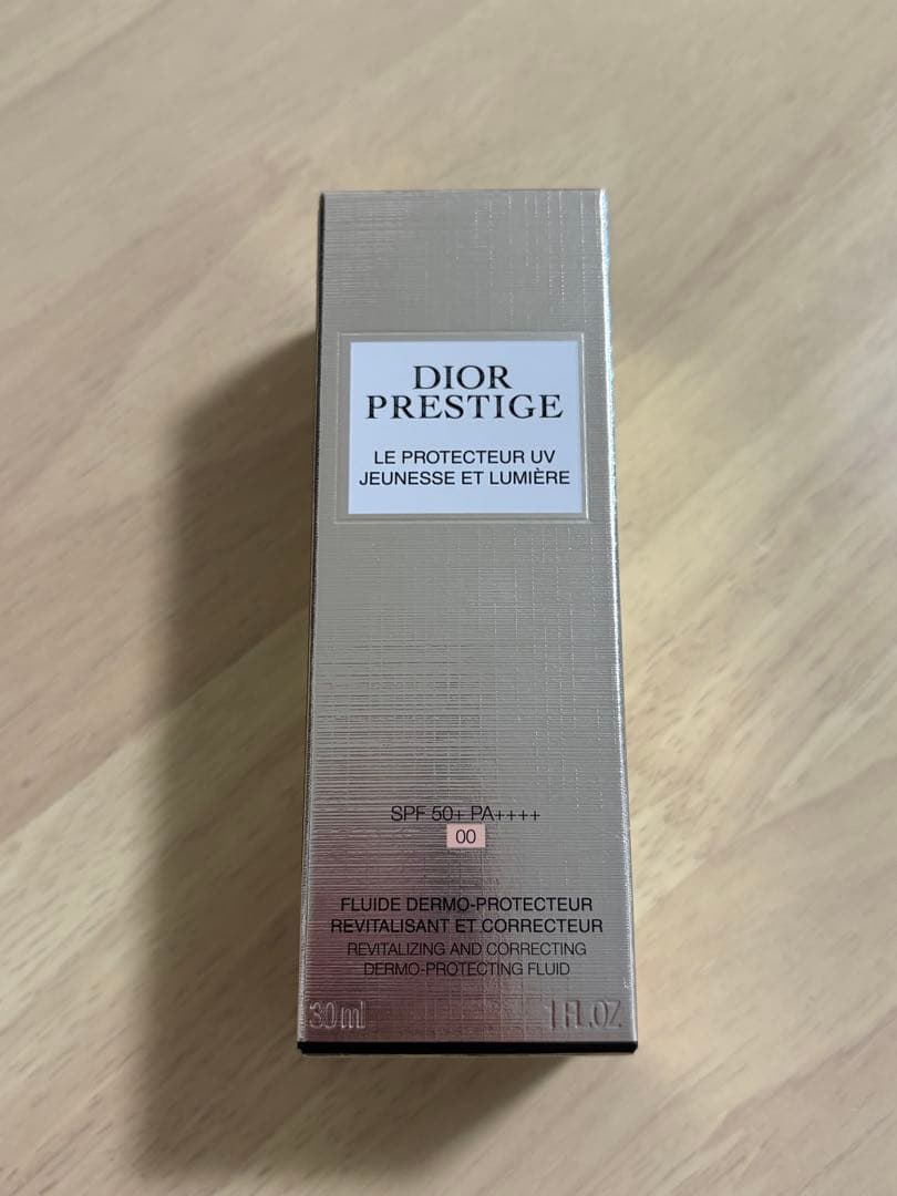 Dior プレステージ　ホワイトUV プロテクター BB 00 30ml