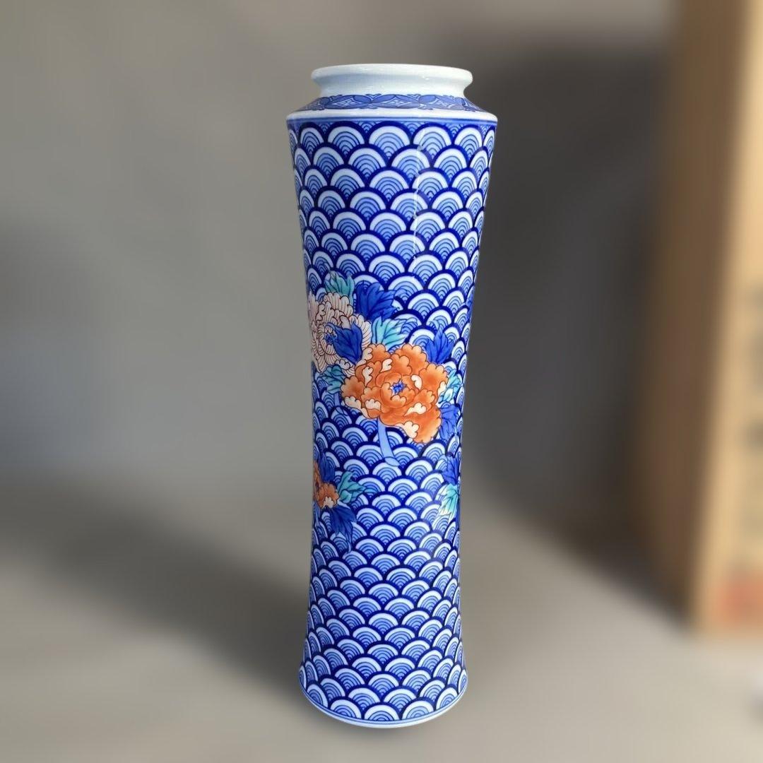 【市川光春】色鍋島の伝統　鍋島藩窯　御庭焼　市川光春作　錦牡丹波波地文　花瓶