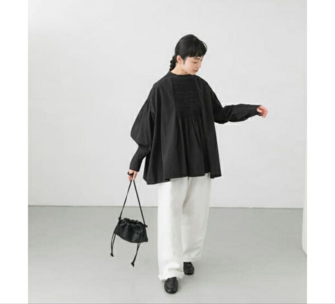 新品タグ付　かぐれ　コットンスモッキングブラウス　黒　完売