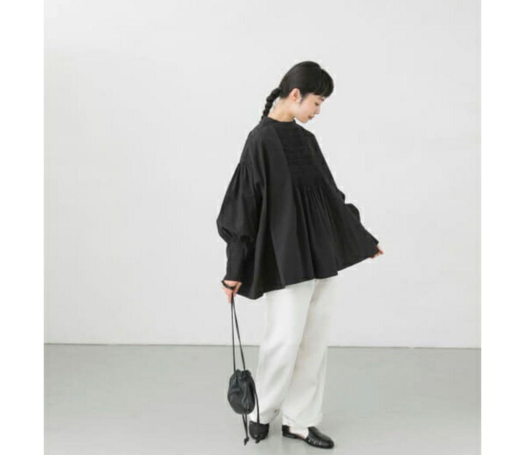 新品タグ付　かぐれ　コットンスモッキングブラウス　黒　完売