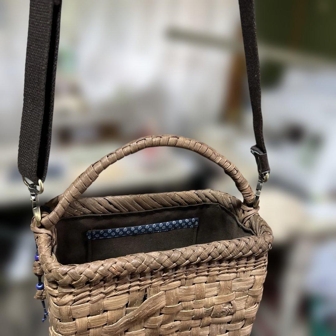 国産やまぶどうバック　　　23000円までならお下げします