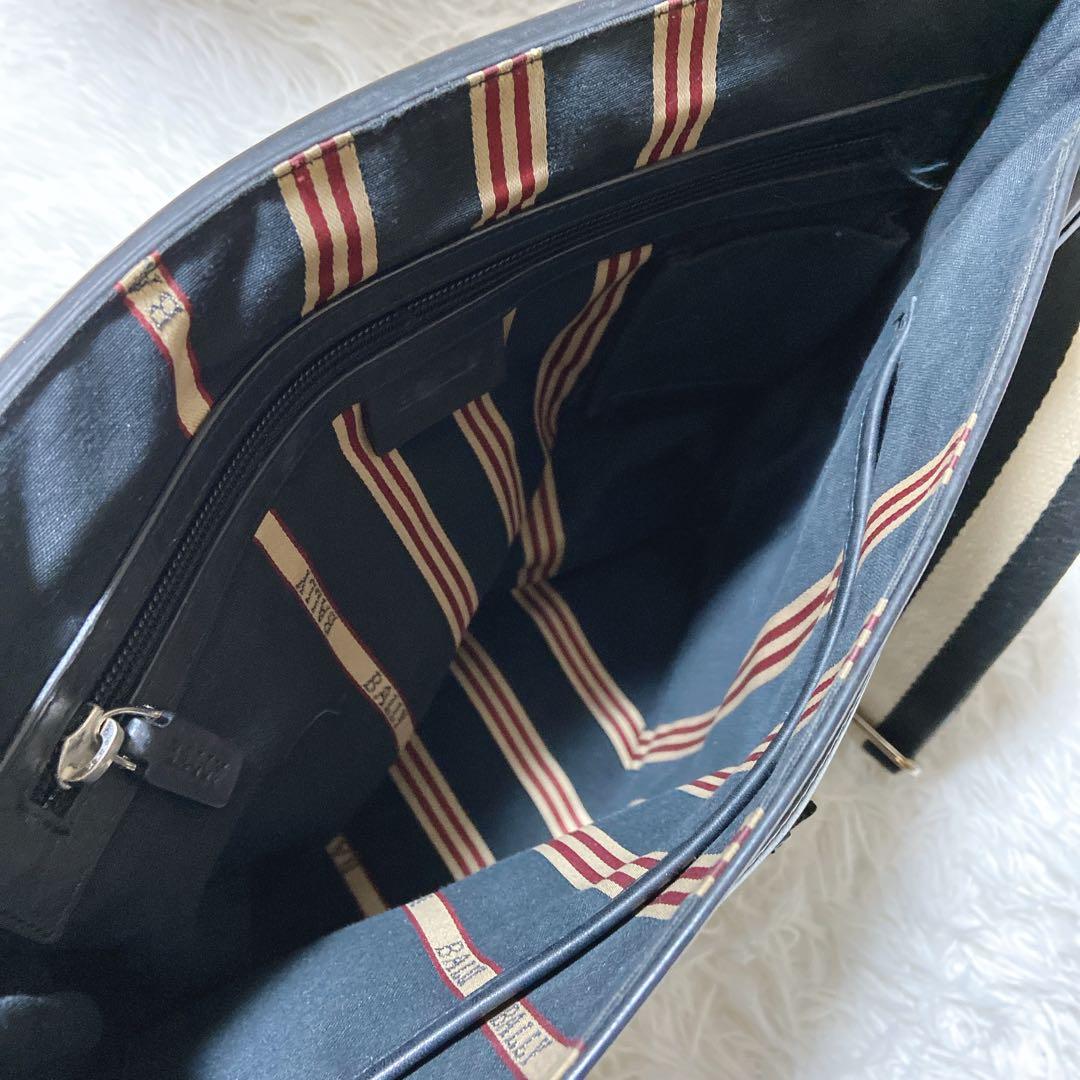 ToShi ⭐️バリー　メッセンジャーバッグ　TAN TRAIN