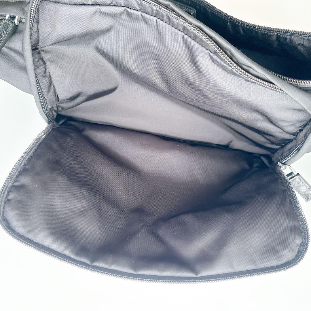 プラダ テスート モンターニャ トライアングル ウエスト ボディ ヒップ バッグ