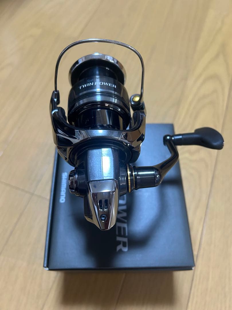 【美品】SHIMANO TWIN POWER C3000 スピニングリール