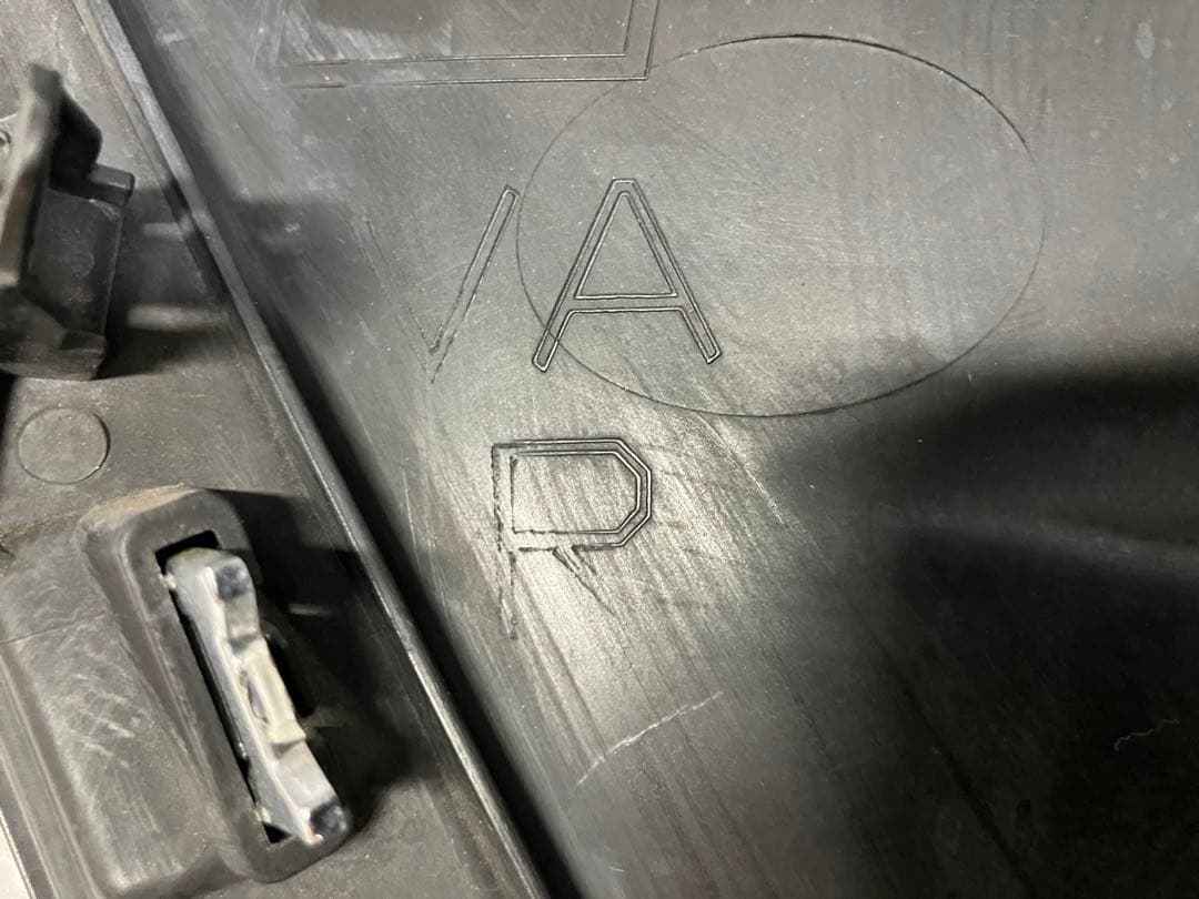 ♦︎トヨタ　ヴォクシー80後期フォグランプガバー★左右★ブラック★