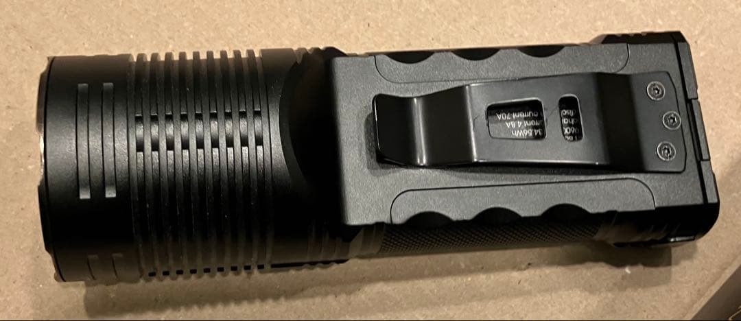 20000ルーメン NITECORE TM20K フラッシュライト