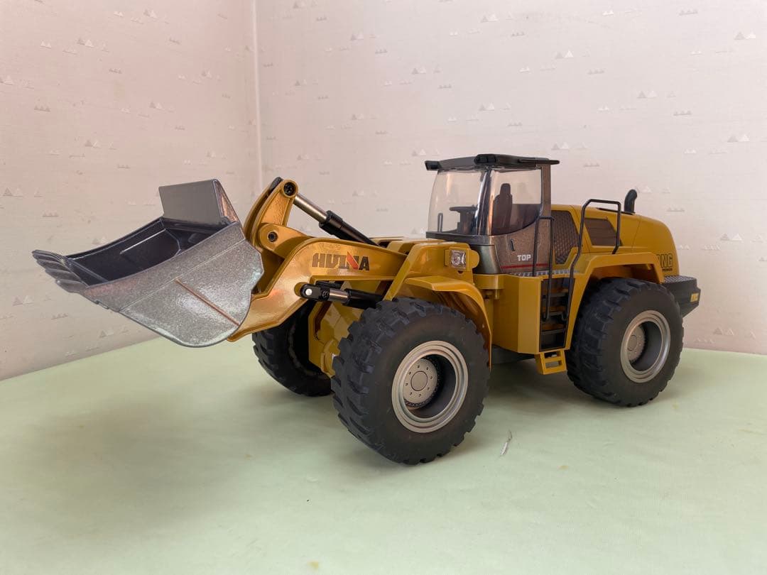 HUINA1583ホイールローダー リモコン付き