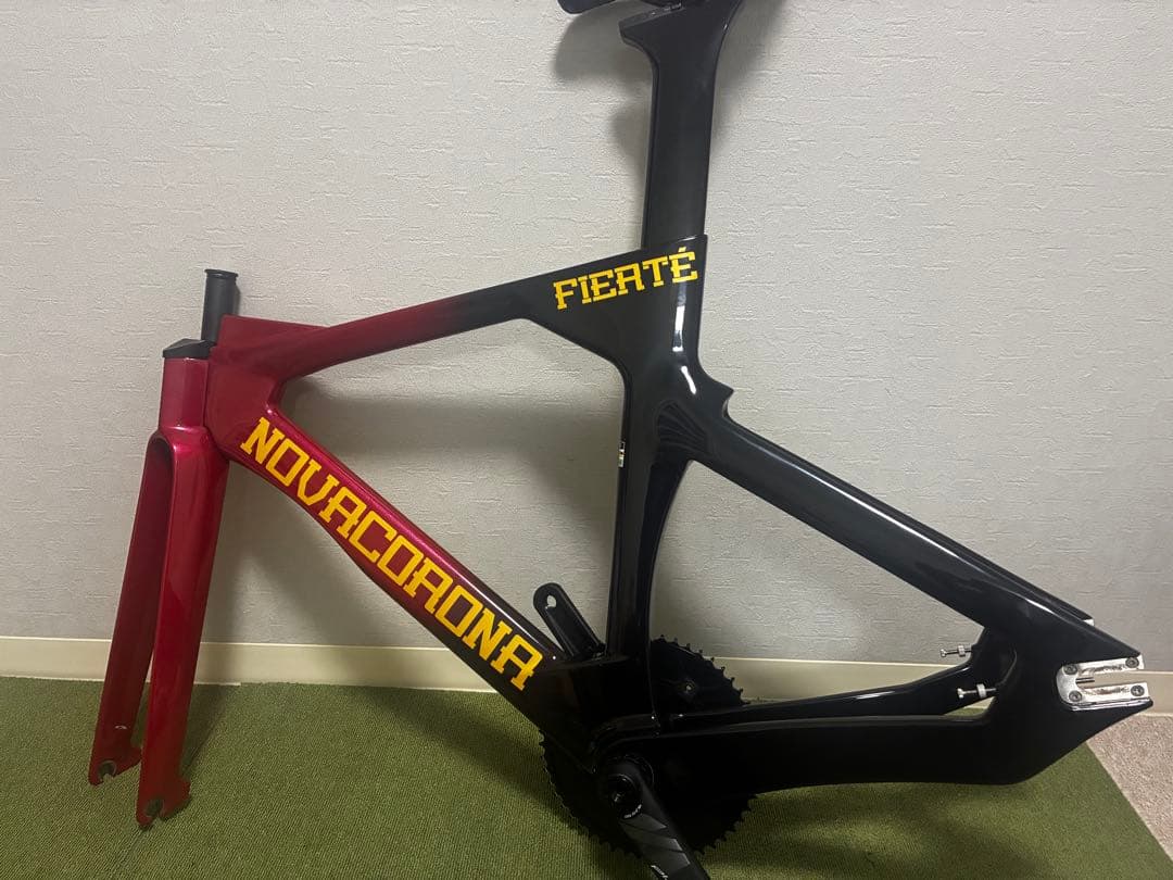 NOVACORONA Fierté Sサイズ、BB、クランク、パワーサドル付き