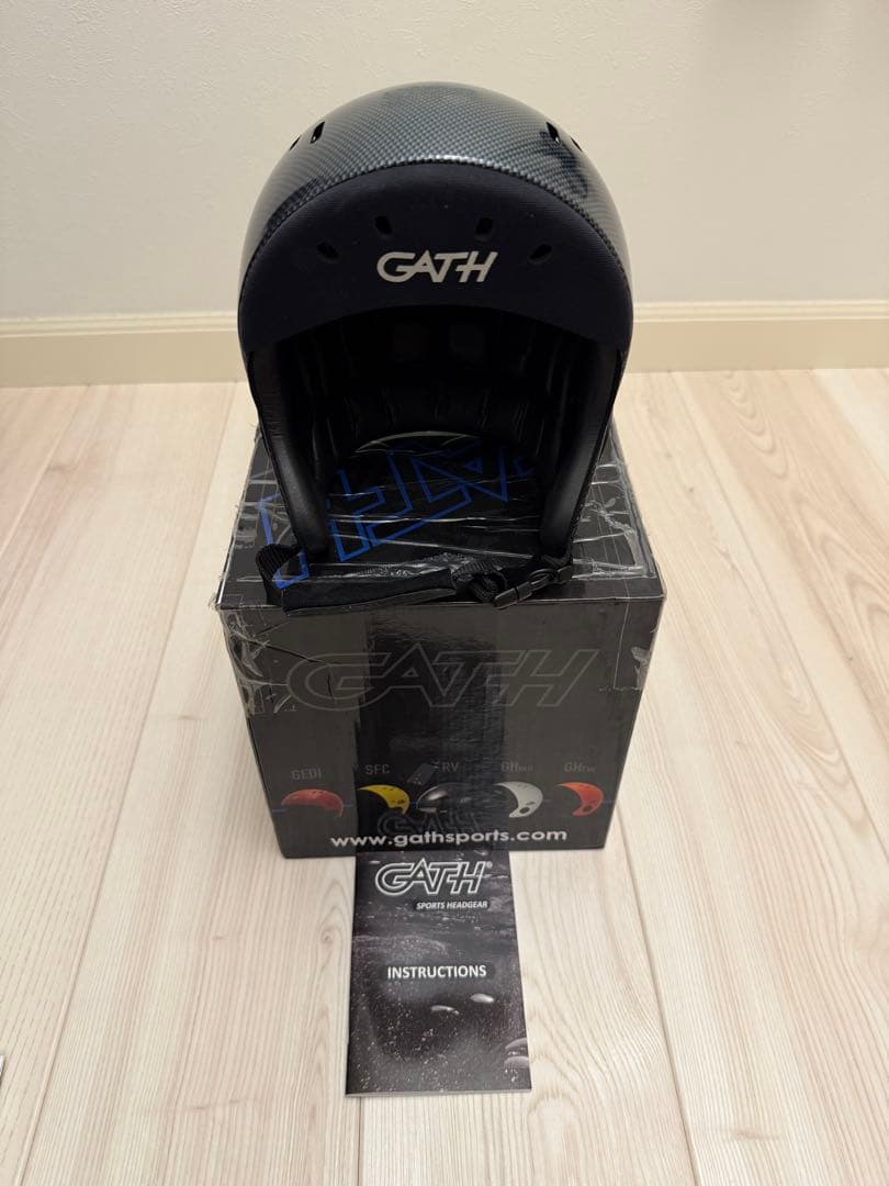 美品 Sサイズ サーフィン ヘルメット GATH Sサイズ ダカイン 送料無料