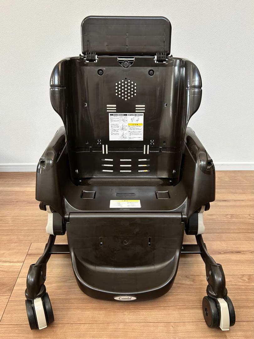 Combi ネムリラ オートスイング　エッグショック　電動（カバー付）