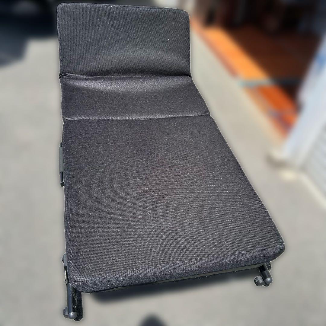 折り畳みベッド　リクライニング付き