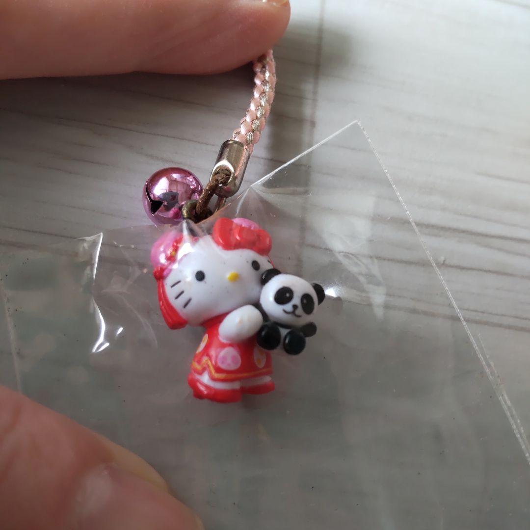 ご当地キティストラップ