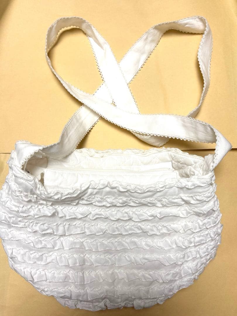 ◆ピンクハウス◆ ホワイト ピコフリルデザイン ショルダーバッグ