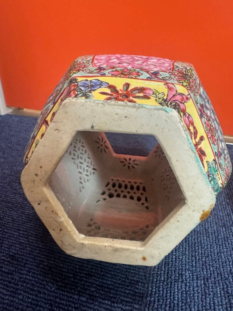 1755 中国骨董　乾隆年製銘　人物花柄文　置物　時代物