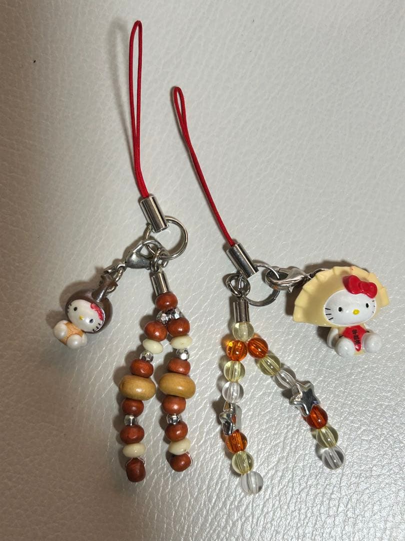 ご当地限定キティストラップ