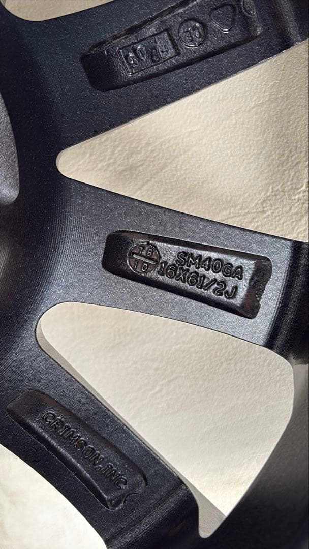 ラージャン様195/55 R16 スタッドレスタイヤ ホイールセット