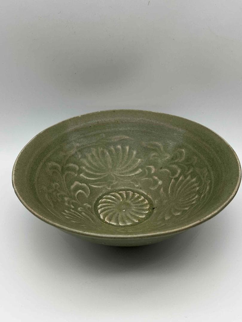 宋時代　青磁　耀州窯刻花碗　龍泉盞　茶碗　【旧家蔵出し】 唐物(A-64)