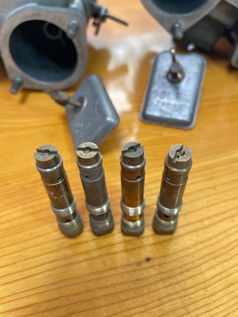 ダットサン　フェアレディSR311 SOLEXキャブレータ