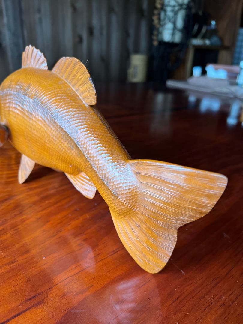 ブラックバス　カービングフィッシュ