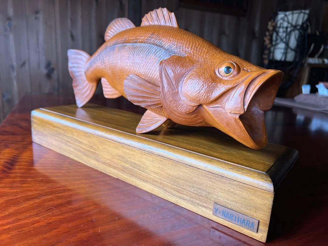 ブラックバス　カービングフィッシュ